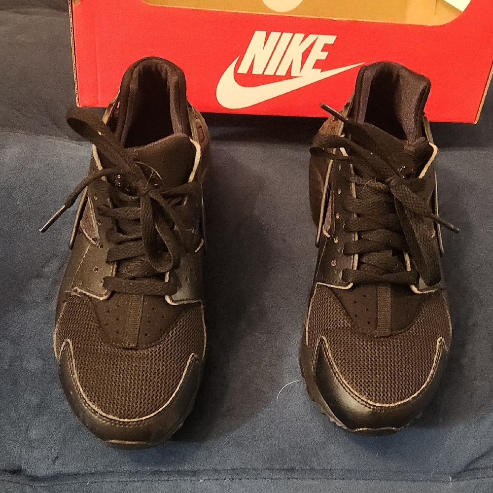 Nike Women Black  Sneakers